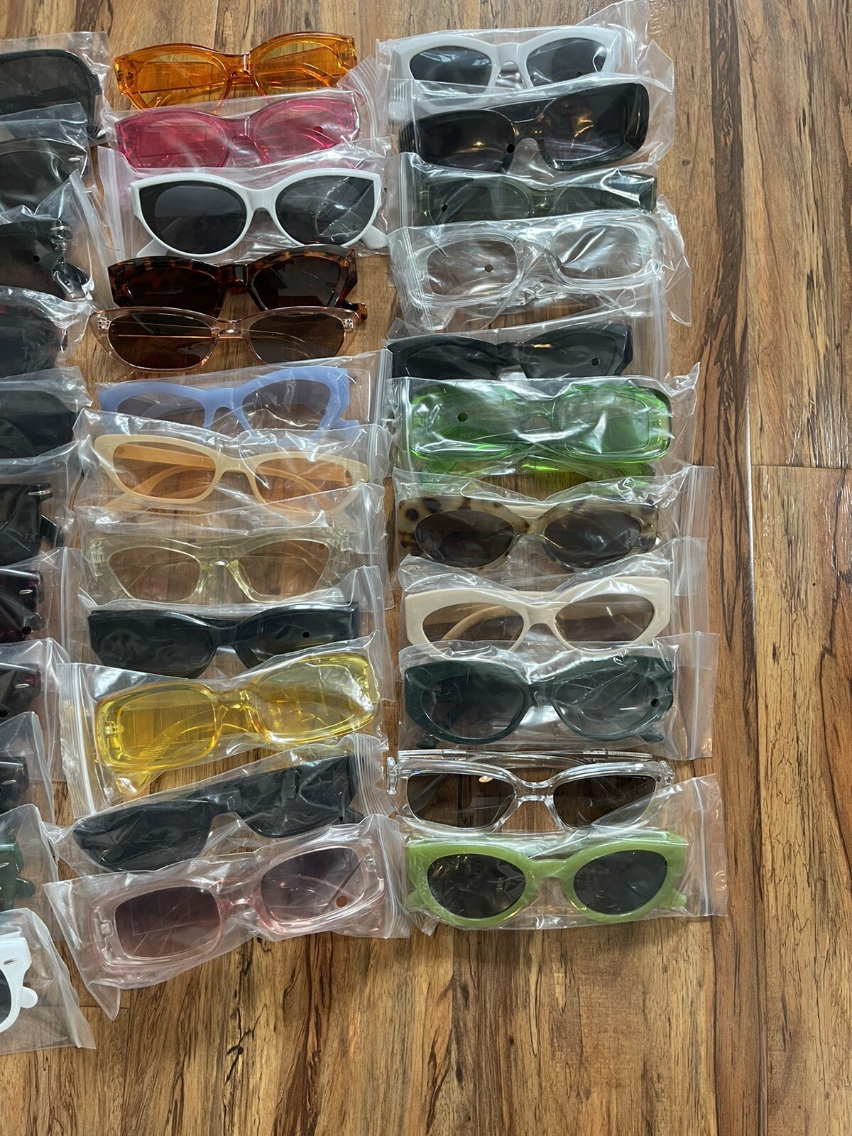 60+ Pieces Sunglasses Unisex Samples Different Colors And Styles image 2