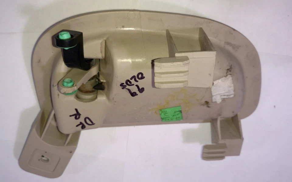 1999-2004 Oldsmobile Alero 2.4L OEM Drive rear Interior door handle 22641925-Lh Foto 3 de 4