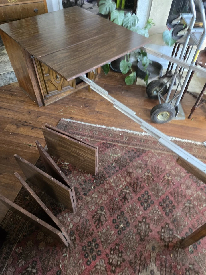  A 2ft Table Decor That Pulls Out 2 A Hiden 10ft Dinning Room Table That Sits 12 - Image 4 of 4