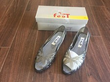 On Your Feet 7.5M Women's Open Toe Low Wedge Heel Glitter Jelly Casual Summer