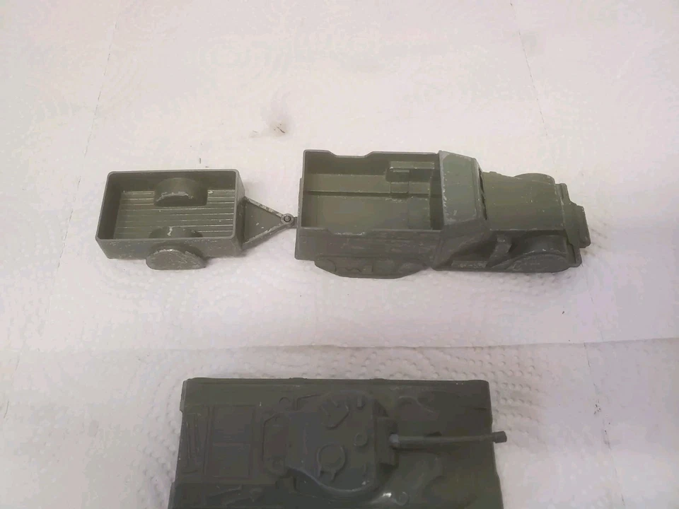 5 Midge Toy Metal Army Vehicles Tank Jeep Halftrack 2 Trailers Green  - Image 3 of 4