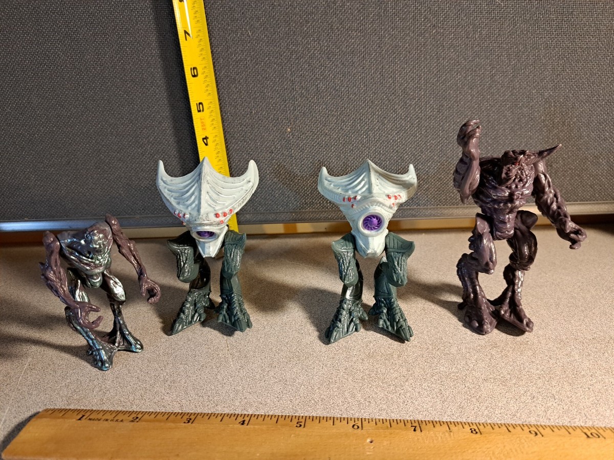 Alien Toys Greenbrier International Inc. 4pc Action Figures
