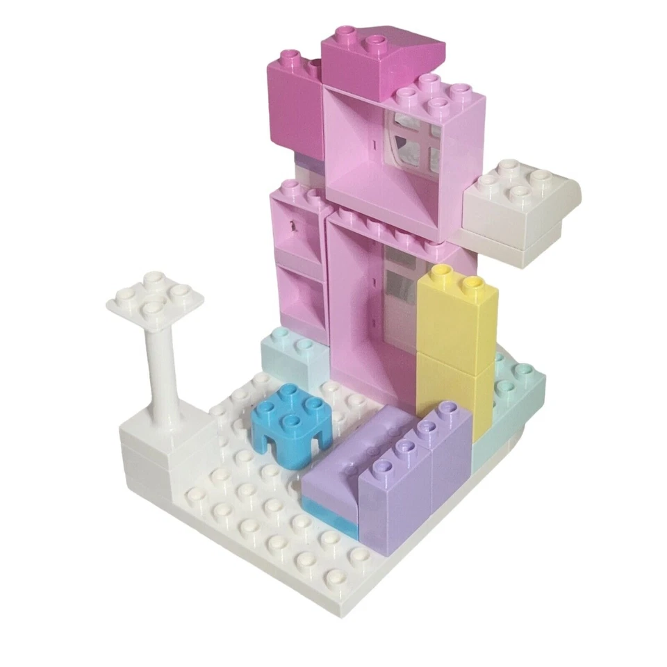 Lego Duplo 10942 Minnie's House and Café Complete 91 Bricks No Box or manual - Image 4 of 4