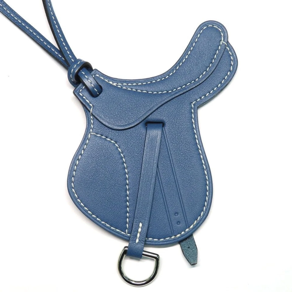 HERMES Paddock Cell Swift 皮革变色马鞍吊饰 二手 — 第 3/4 张图片