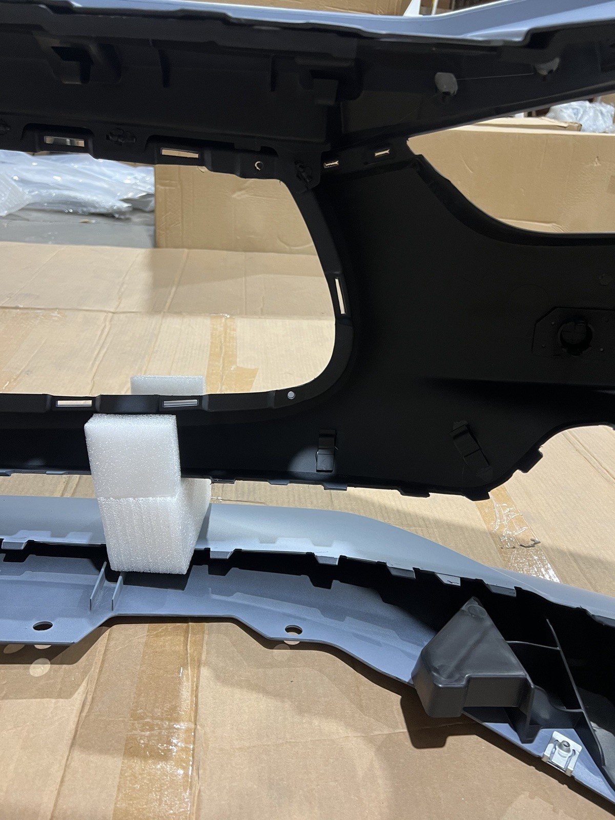 2014 2015 2016 2017 Maserati Ghibli Front Bumper Cover No Sensor Hole 673001804