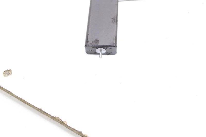 06-09 Land Rover Range Rover 4.2L V8 Gas Tank Fuel Pump w/ Sender Unit WGS500082 - Image 4 of 4