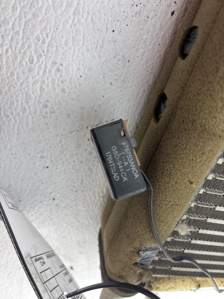 Nissan Versa 2012-2015 hatchback 1,6 L aire acondicionado OEM Foto 4 de 4