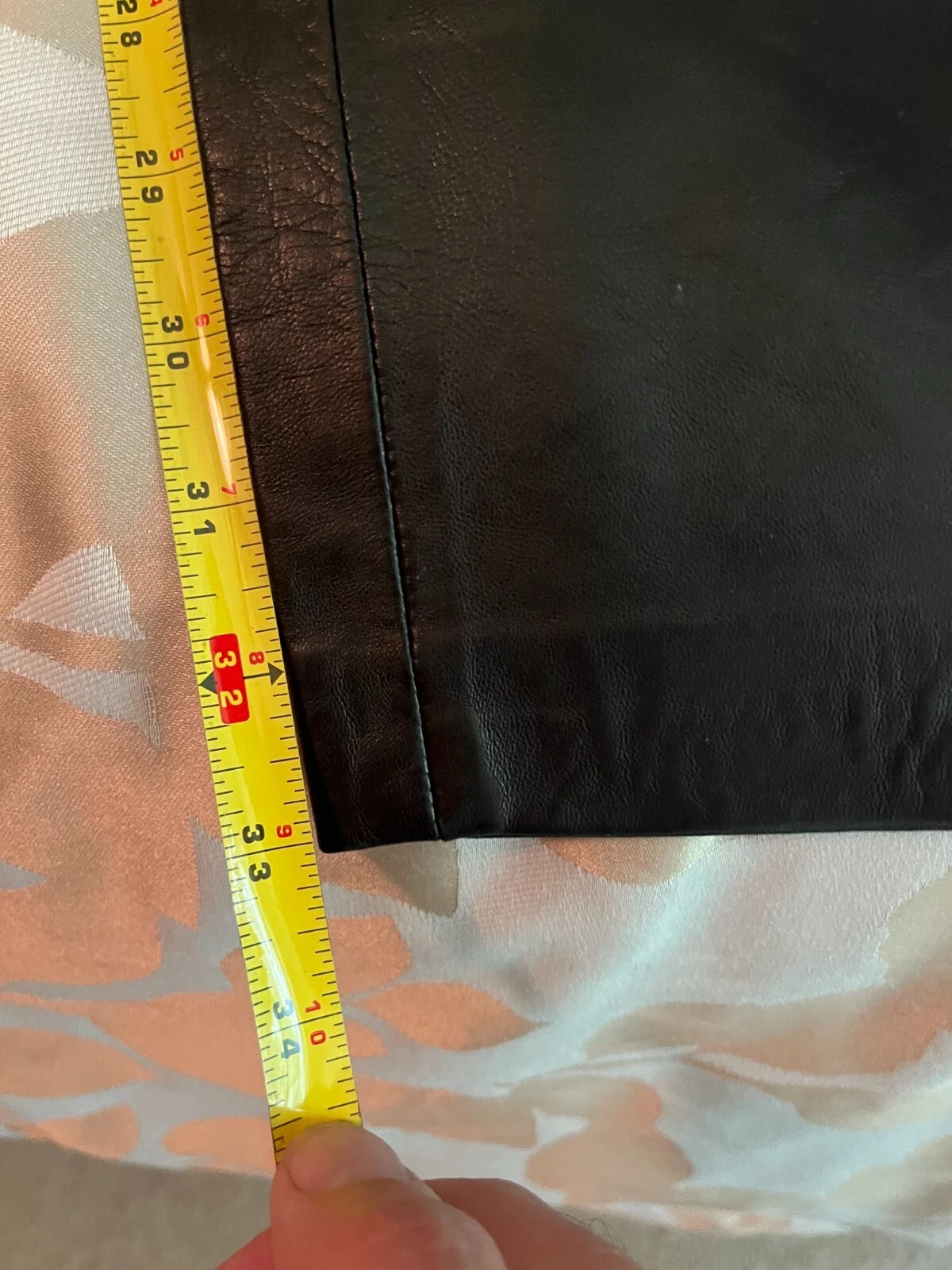 Pantaloni vintage Versace in pelle morbida con burro nero taglia 42