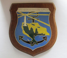 &auml;lteres Wappenschild Uffz - Korps Nordseebad Borkum , Emaille auf Holz