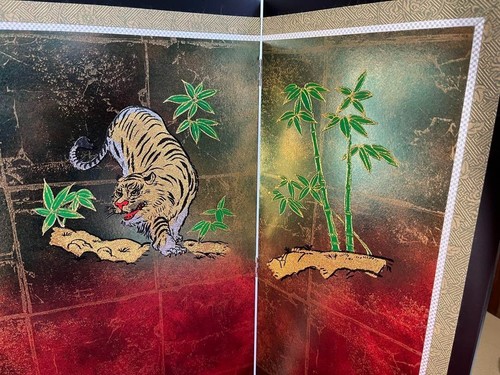 Japanese BYOBU folding screen Black frame Dragon & Tiger & Bamboo w26.4" *318 - Picture 3 of 8