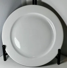 10 Strawberry Street Simply White 12” Chop Plate in Excellent Used Condition