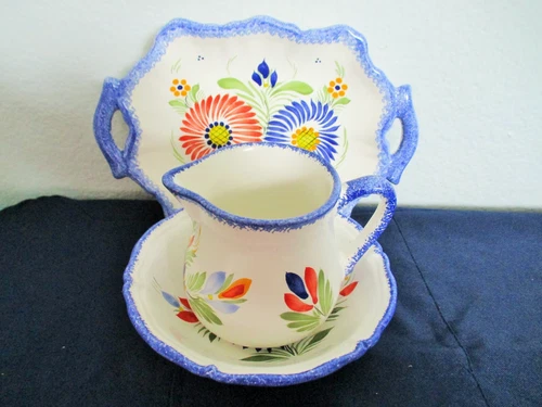 HENRIOT-QUIMPER/FLEURI ROYALE/CREAMER,BOWL,2 HANDLE TRAY/SET OF 3/ARTIST SIGNED