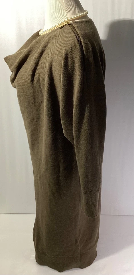 Vestido Michael Kors Talla S Lápiz Verde Oliva Capucha Cuello Mangas 3/4 Tejido Foto 3 de 4