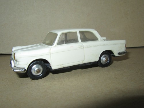 Miniature BMW 700 LS Norev 1965 - Échelle 1/43, Couleur Turquoise, Bon état Occasion