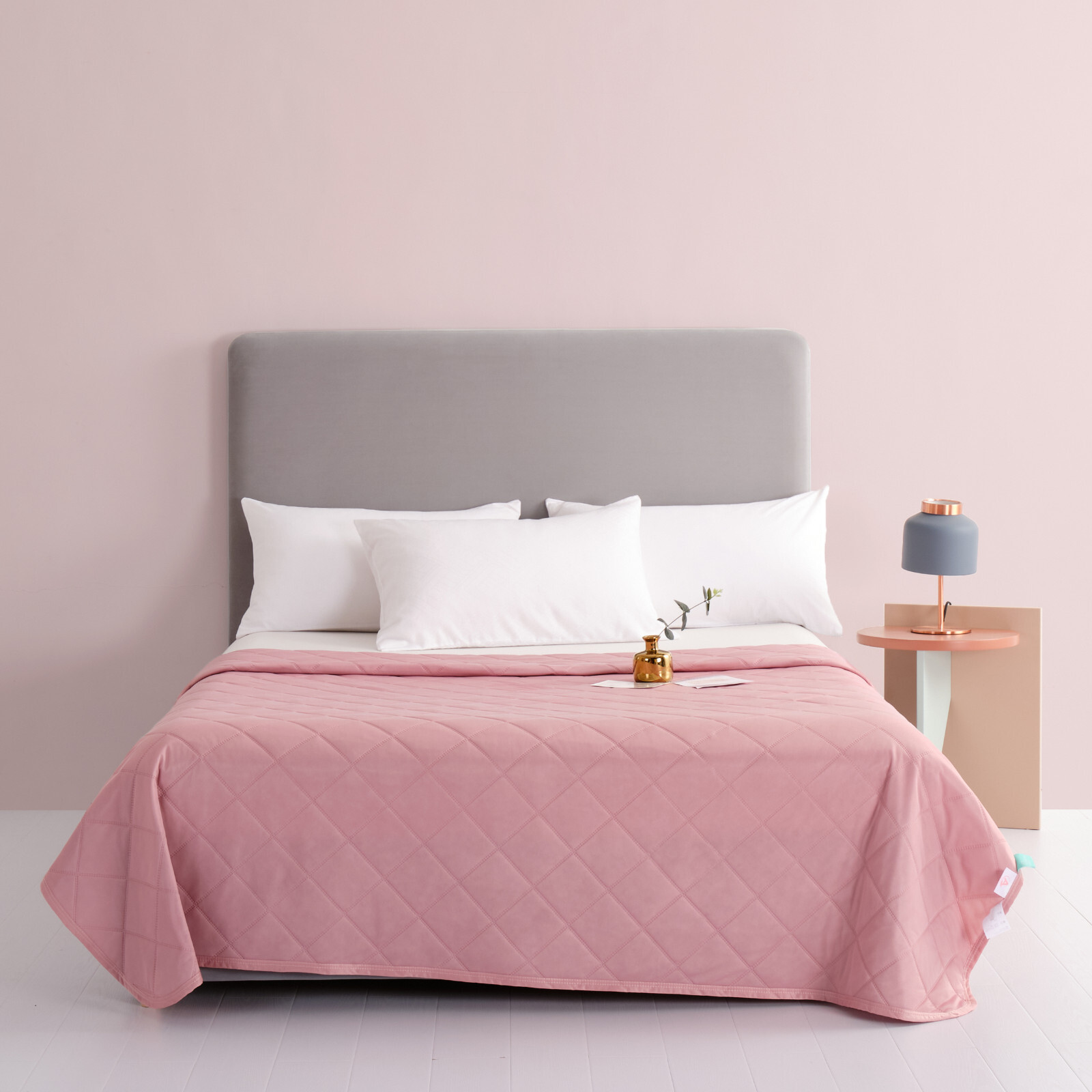 Lightweight Coverlet Comfort Cooling Summer Blanket Absorbs Body Heat