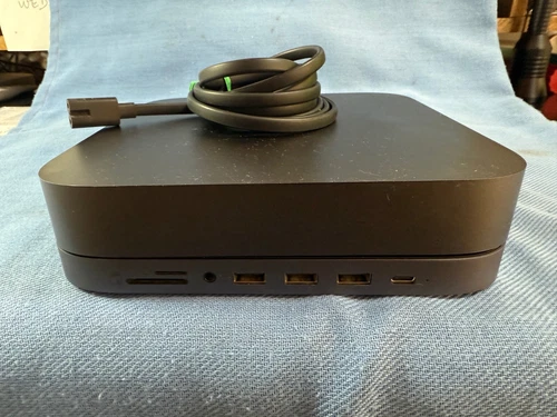 Apple Mac Mini 2018 3.2 GHz 6 Core Intel i7 16 GB Ram 512 GB SSD & Satechi Hub