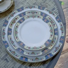 T.V. TRESSEMANN & VOGT LIMOGES FRANCE LA CLOCHE Regal 63 Pce Set Mint