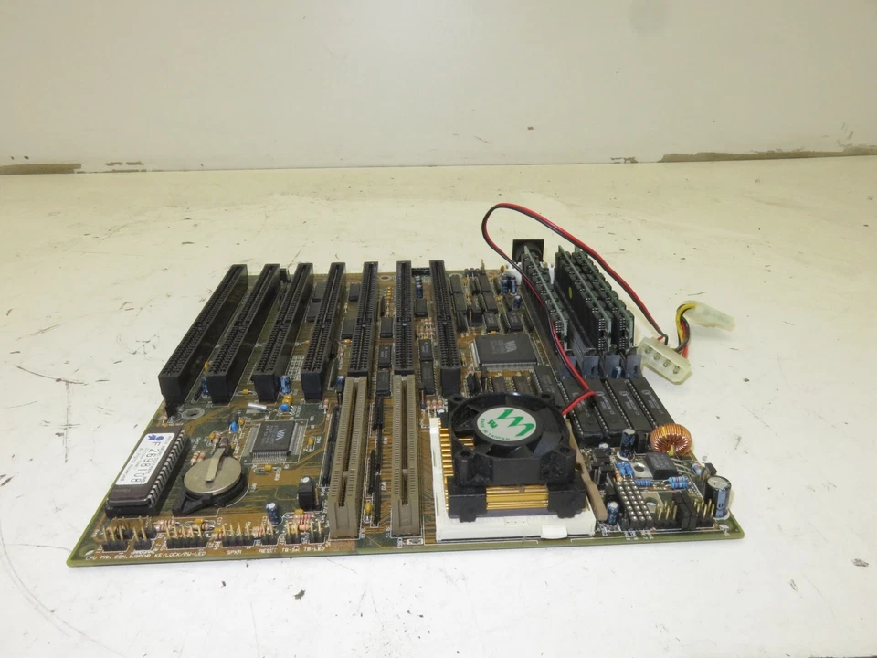 Placa madre FIC 486-PVT Baby AT con Intel 486DX4-S 100 MHz 24 MB de RAM Foto 3 de 4