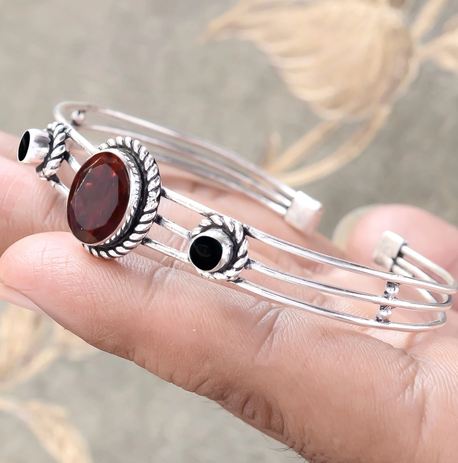 VALENTINO Bracciale in argento sterling 925 con granato sfaccettato e pietra preziosa onice nera per amico