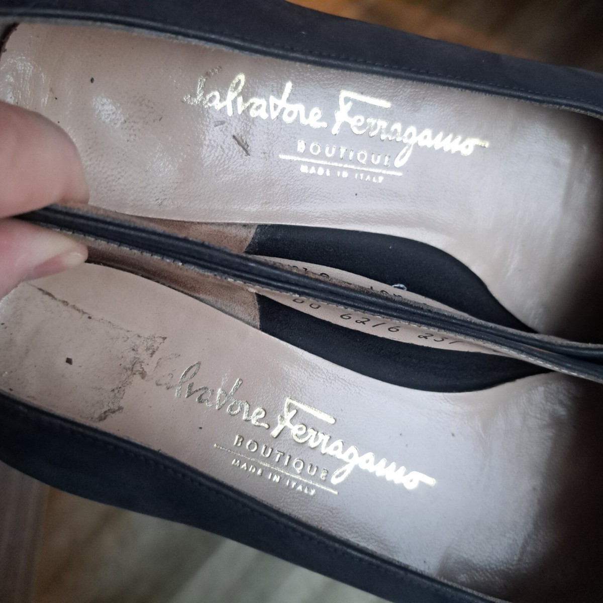 Salvatore Ferragamo サイズ6.5 Salvatore Ferragamo Size 6.5 Boutique Vintage Suede Leather