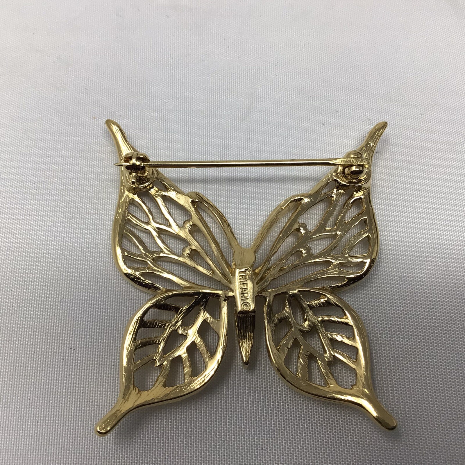 Trifari gold tone Butterfly Brooch/pin Gem