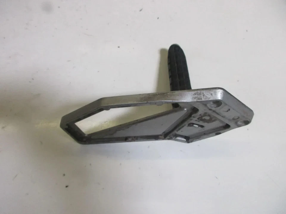 2. Soporte de reposapiés delantero izquierdo para Kawasaki GPX 750 R ZX 750 F. R - Imagen 4 de 4