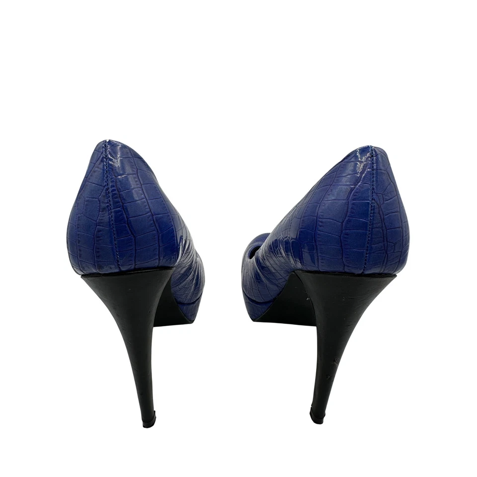 Bombas de salto plataforma femininas G by Guess azul crocodilo biqueira pontiaguda em relevo 8M - Imagem 4 de 4