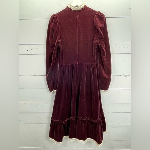VINTAGE 1970s Gunne Sax Dress in Burgundy Velvet Puff Sleeves Pearls Size ~5 - Picture 2 of 5