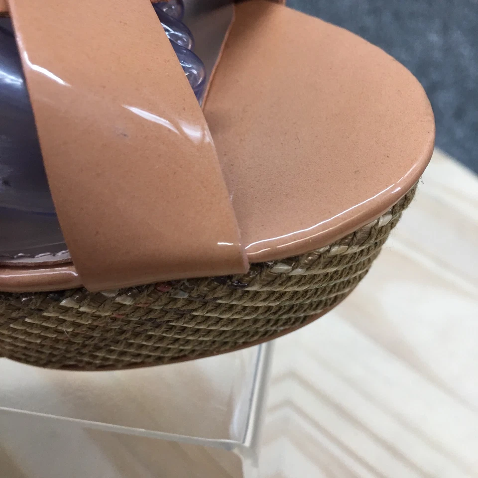 Sandalias Vince Camuto para mujer 7,5 B Hattie tiras beige charol tacón de cuña Foto 4 de 4