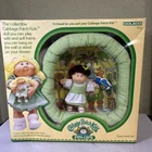 1983 Cabbage Patch Pin-Ups Minni Chrissie & Her Garden Greenhouse 3934 NIB