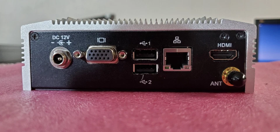 Advantech ARK-1122F-S8A1E Industrial Fanless Box PC 4G/128G/N2800 IPC - Image 4 of 4