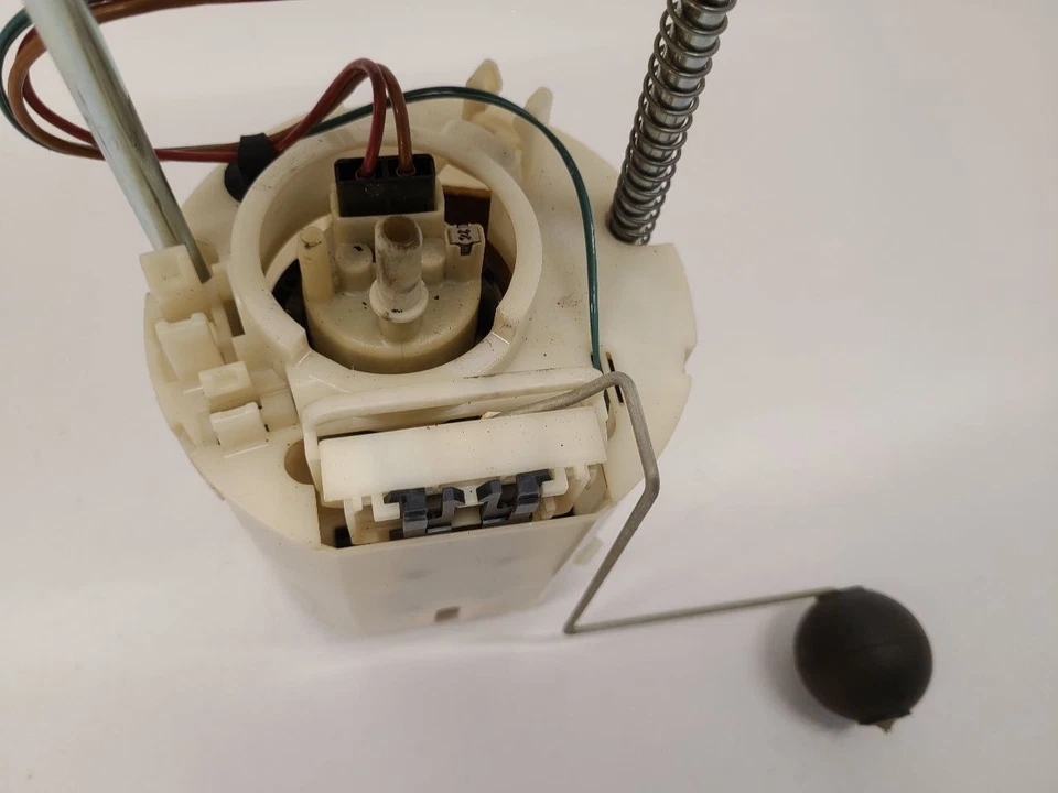 2005-2010 CHRYSLER 300 LH Driver Fuel Pump Assembly 2.7L RWD 18 Gallon 05136021A Foto 2 de 4