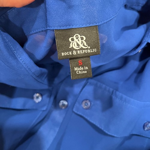 Camicia blusa ROCK & REPUBLIC Royal BLU vestibilità slim VELATA tasche superiori XS S $69 - Foto 3 di 7