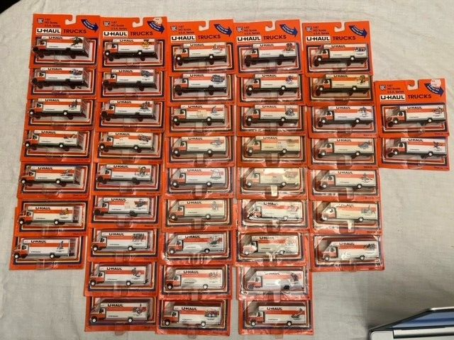 U-Haul 1/87スケールミニカー ダイキャスト7台セット NEW IHC 1:87 Scale U HAUL TRUCK DECORATED, USA TRUCKS UHAUL (sold