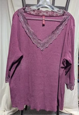 Gitano plus size 26/28W top maroon long sleeve lace sequin vneck lettuce hem
