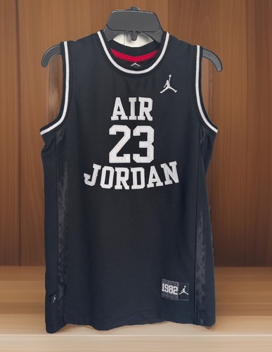 AIR JORDAN Boys Jersey Size M 10 - 12