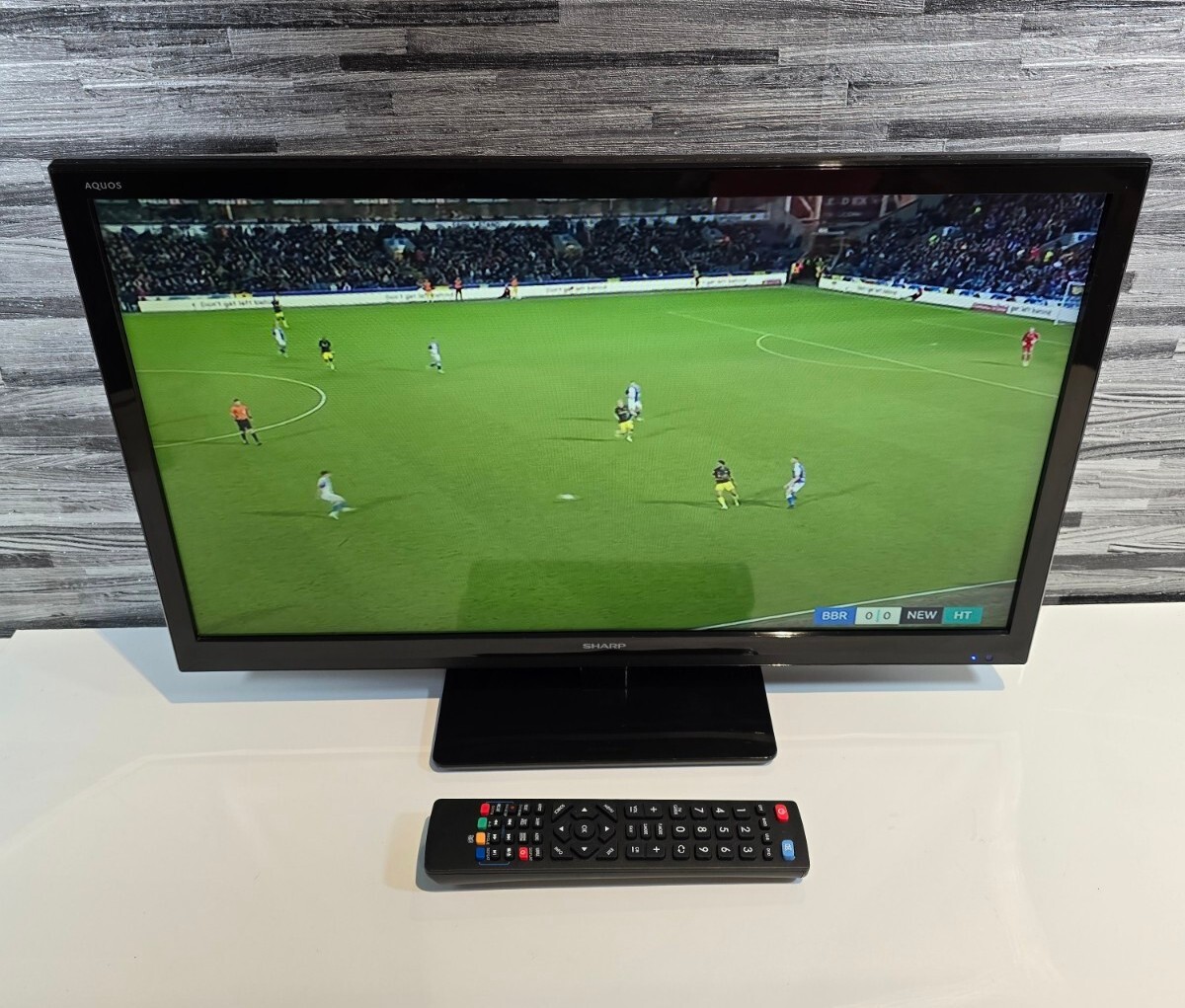 Sharp 24" HD Ready LED TV LC24DHF4011K Freeview HD & builtin DVD