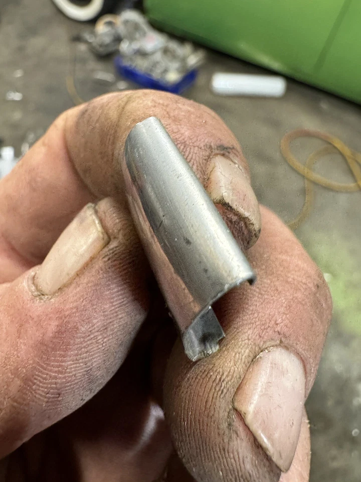 Chevrolet Impala 1958 Bel Air parabrisas divisor moldura clip Chevy 58 Foto 4 de 4