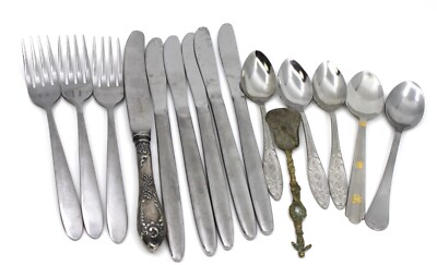Mix brands Flatware Cutlery Dinner Fork Knives Spoons 15 pc total
