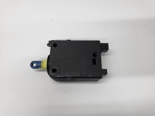 BMW serii 3 E36 Siłownik ZV Tylna klapa 8361142 (17) - Zdjęcie 3 z 4