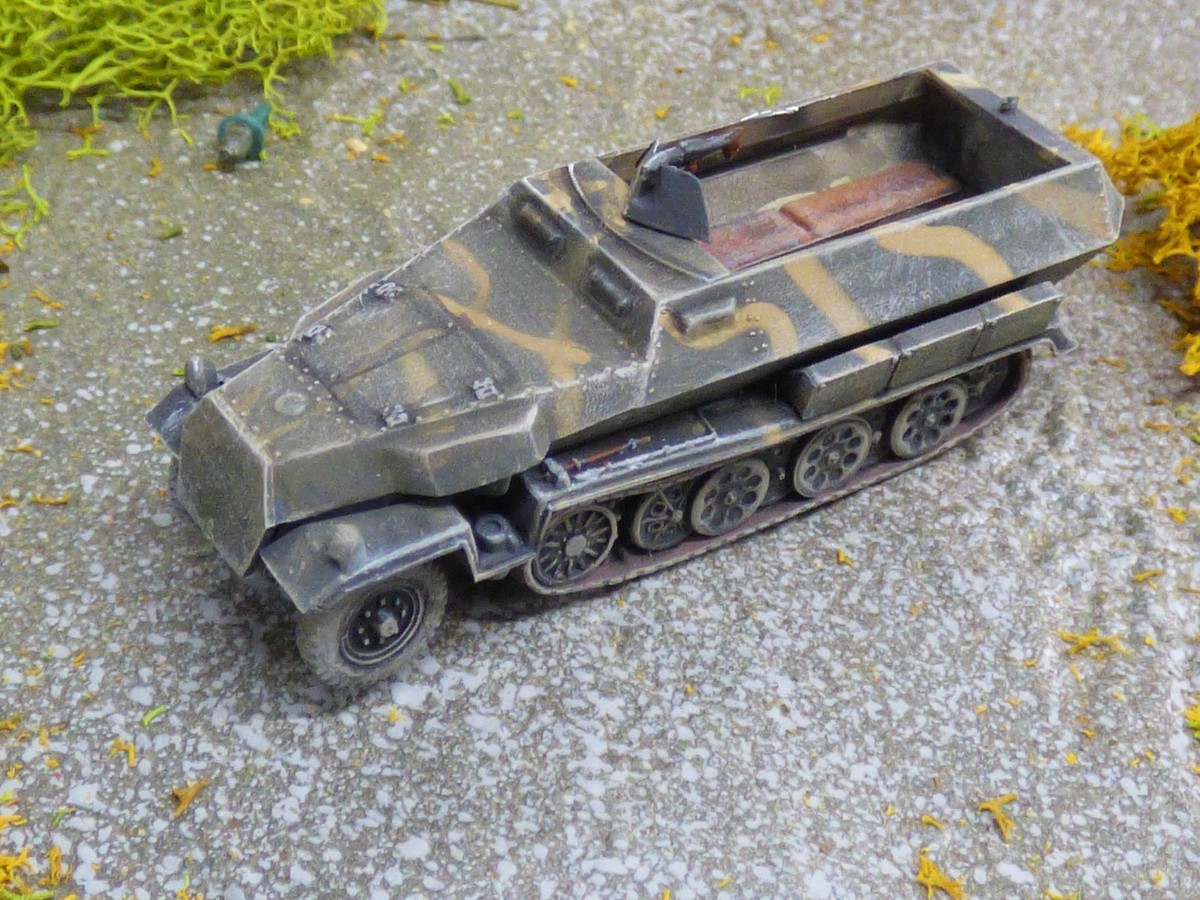 Roskopf / Roco Minitank Compatible WWII German SdKfz 251/1