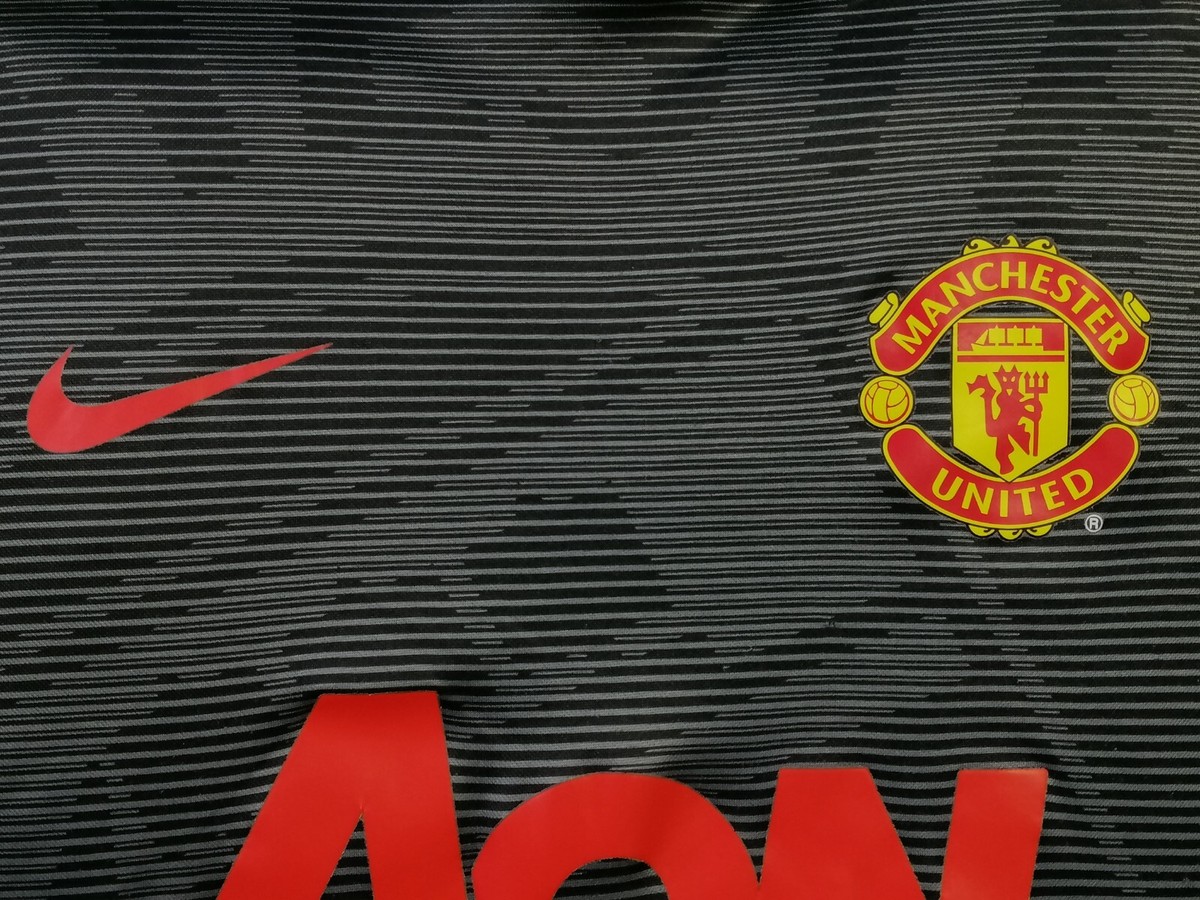 ♢﻿新品♢﻿Nike Manchester United Sサイズ 長袖 2025年最新】Yahoo!オークション -マンチェスターユナイテッド