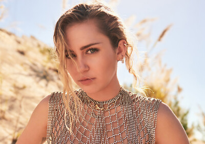 Kleines A6 Miley Cyrus Poster (nagelneu)