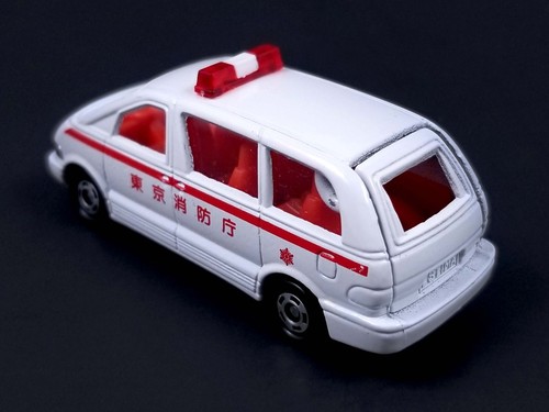 TOMY Tomica Toyota Estima Ambulance / #87 / Made in Japan - Picture 4 of 10