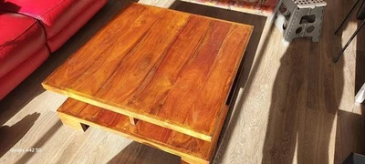 Table basse carrée en acacia massif. 2 plateaux.4 niches pour rangement - Photo 1/4
