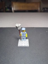 LEGO Minifigures Series 15 - 71011 - Janitor with Mop A6