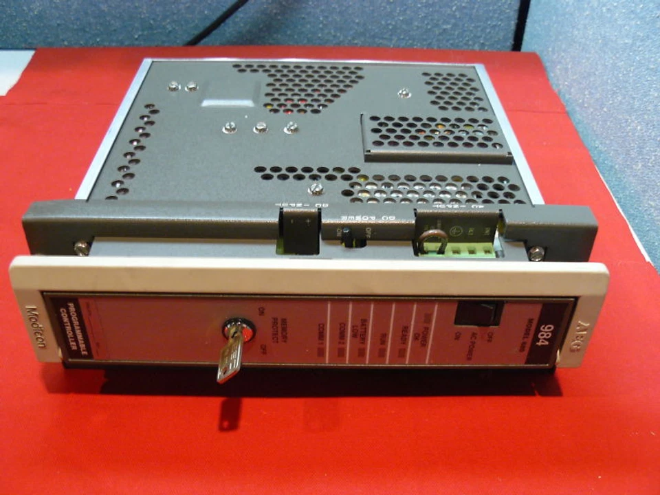 CPU Modicon PCO984680 PERFECT con memoria y Exec PC-O984-680 PC0984680, PC-0984-68 Foto 2 de 4