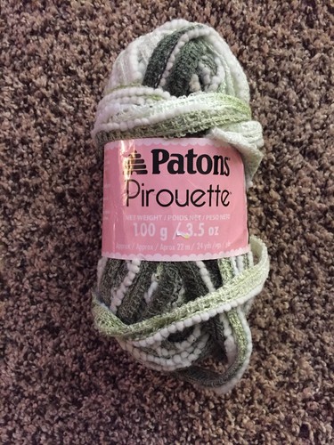 Patons Yarn ~ Pirouette ~ "Spring Green" ~ Scarf Ribbon Yarn ~ New - Afbeelding 1 van 4