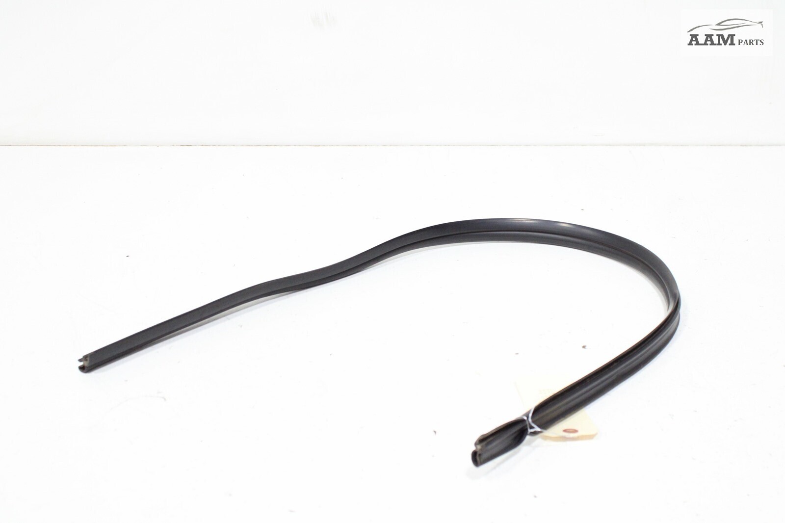 2014-19 MASERATI GHIBLI M157 REAR WINDSHIELD GLASS WEATHERSTRIP GASKET SEAL OEM