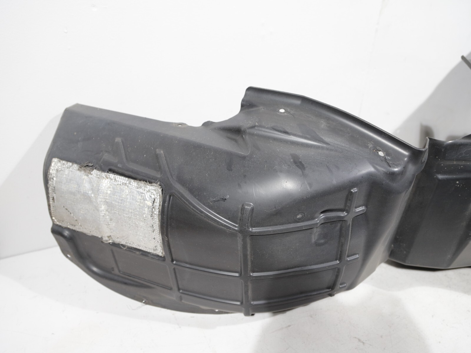 17-20 MASERATI LEVANTE M161 REAR RIGHT FENDER LINER SPLASH SHIELD 670032677 OEM